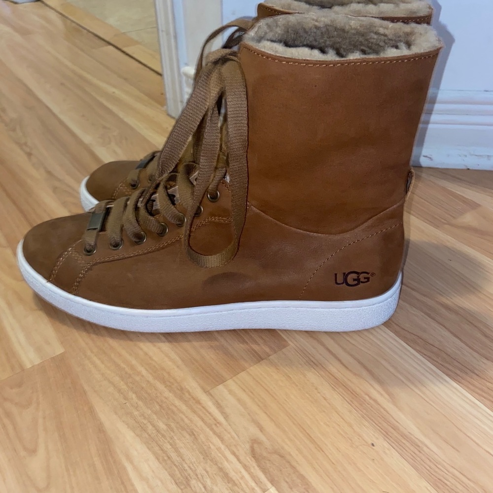 BRAND NEW UGG SNEAKER BOOTS